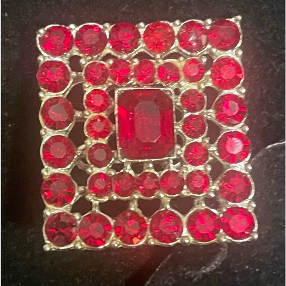 Red vintage brooch - Picture 2 of 7